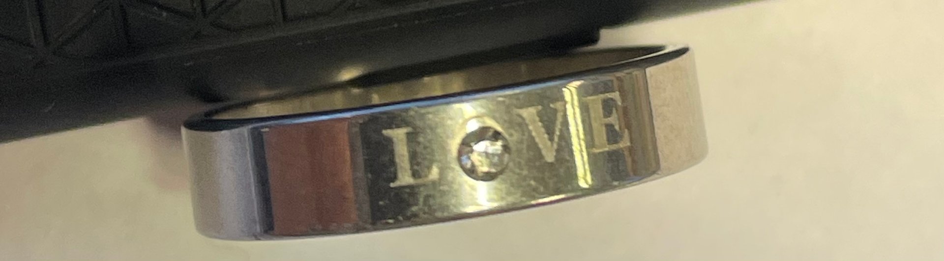 zilveren ring met LOVE
